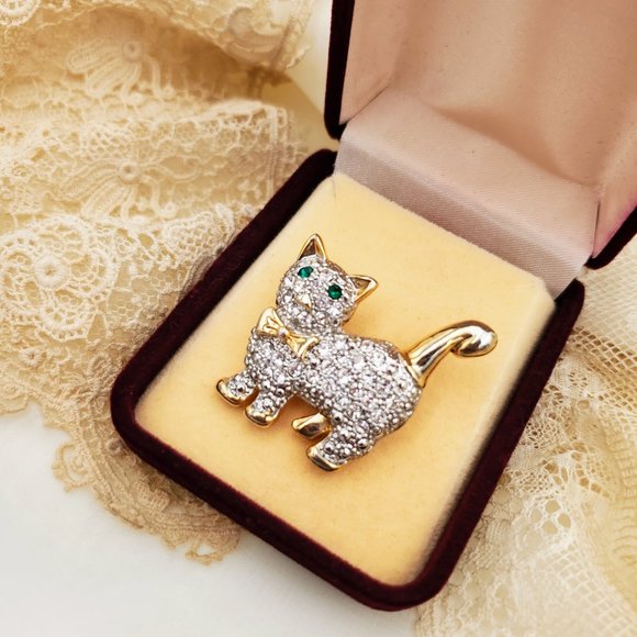 Cute Vintage Cat Pin, Gold Tone Sparkly Kitty Brooch - Picture 3 of 8